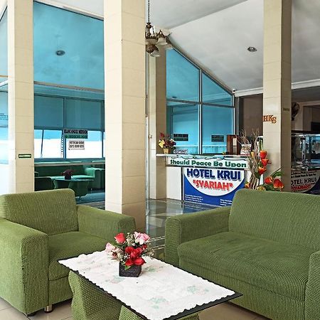 Oyo 2611 Hotel Krui Syariah Екстер'єр фото