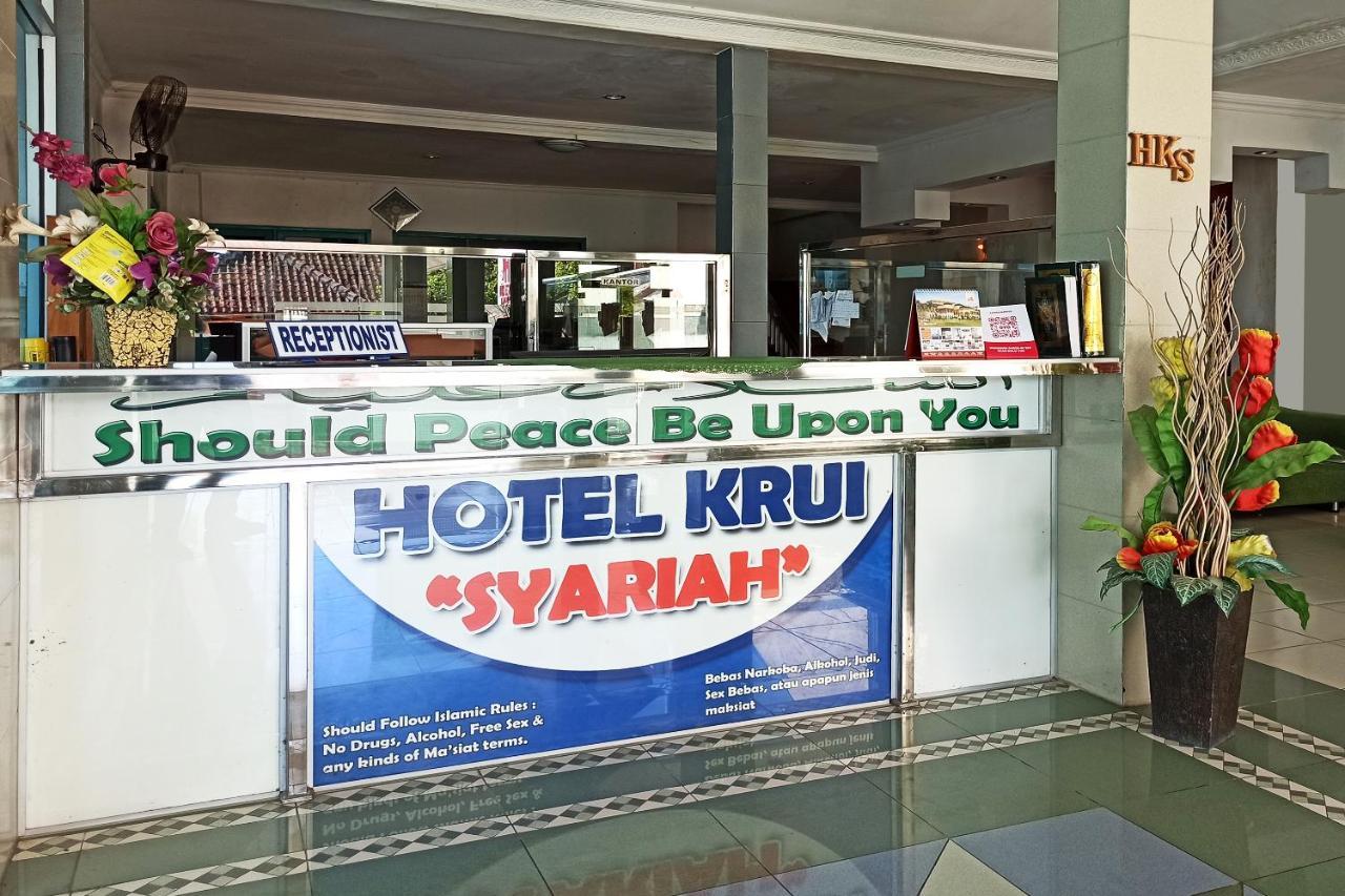 Oyo 2611 Hotel Krui Syariah Екстер'єр фото