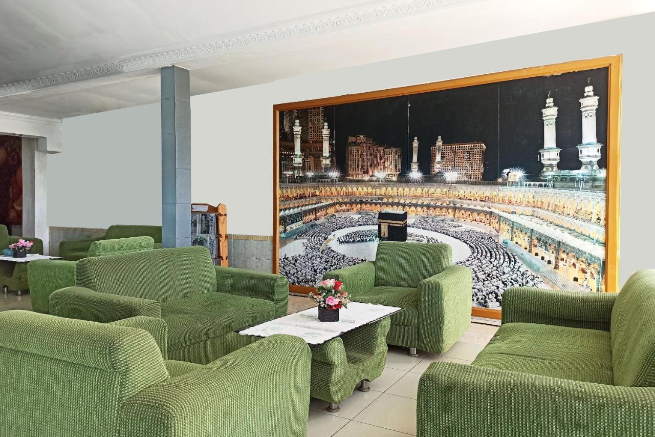 Oyo 2611 Hotel Krui Syariah Екстер'єр фото