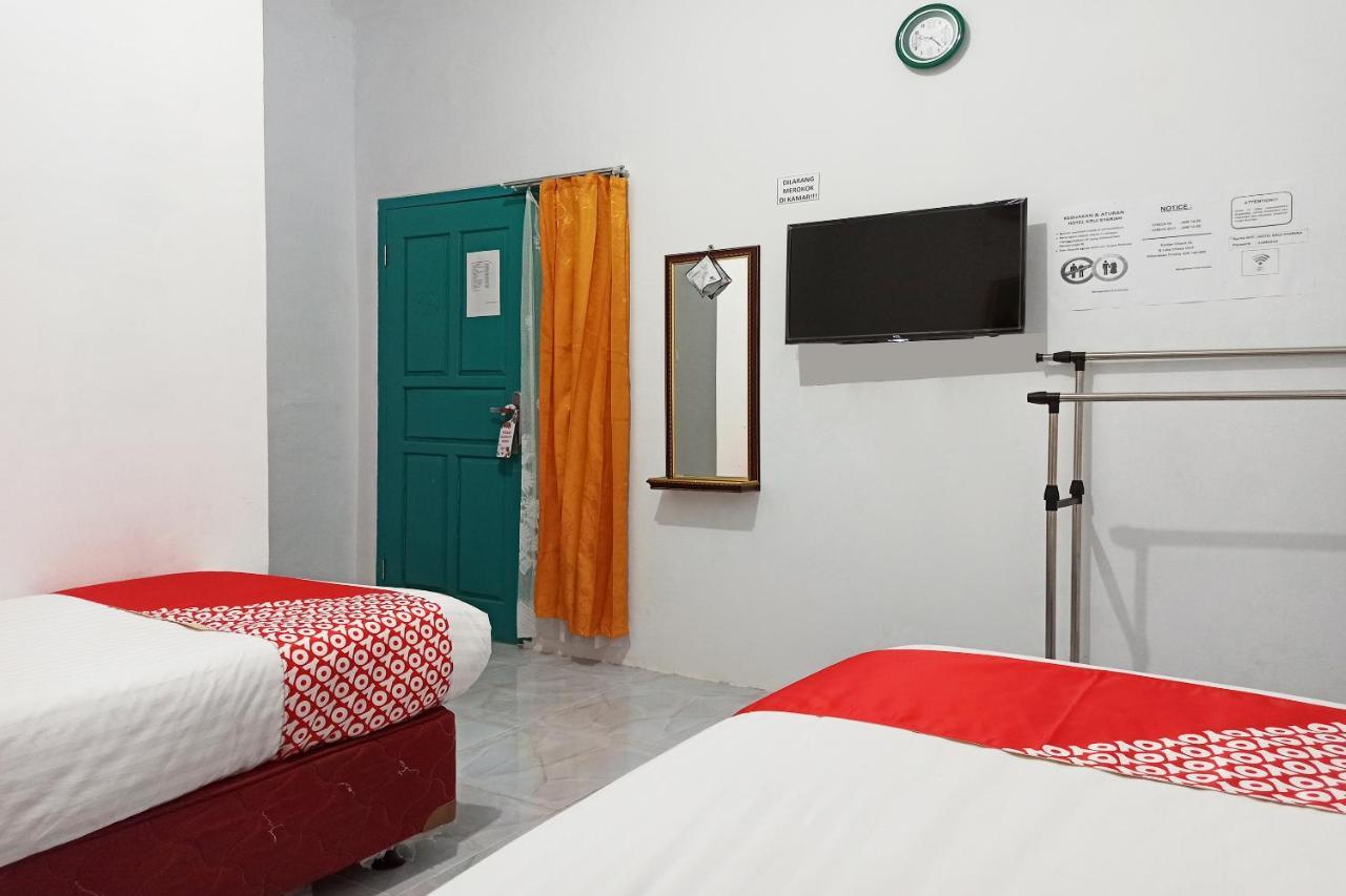 Oyo 2611 Hotel Krui Syariah Екстер'єр фото