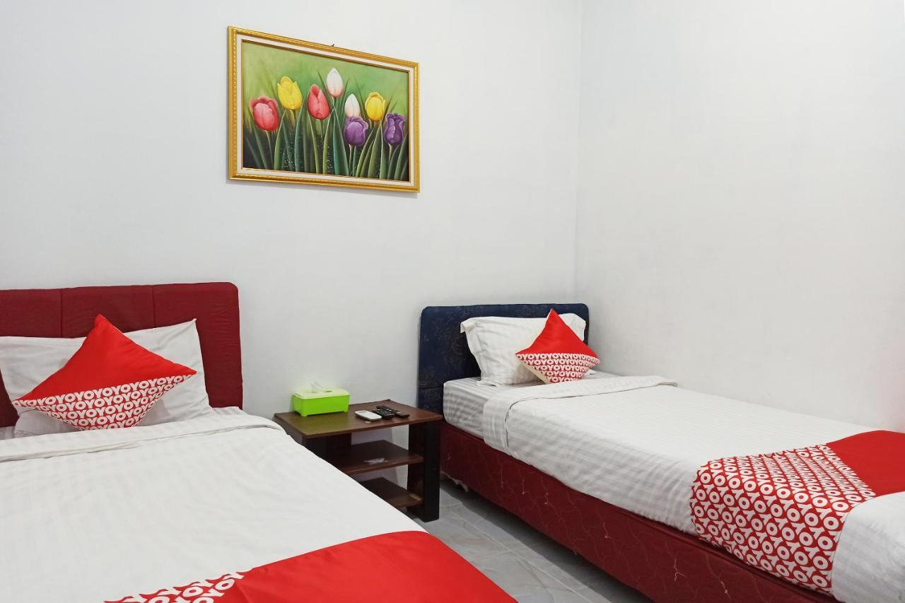 Oyo 2611 Hotel Krui Syariah Екстер'єр фото